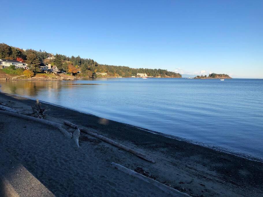 Bright Private Suite Near Departure Bay Beach Nanaimo Exteriör bild
