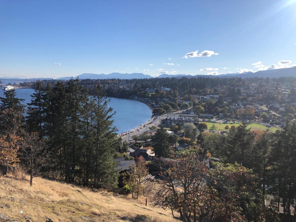 Bright Private Suite Near Departure Bay Beach Nanaimo Exteriör bild