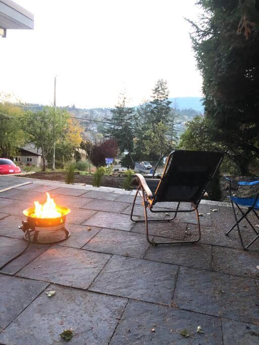 Bright Private Suite Near Departure Bay Beach Nanaimo Exteriör bild