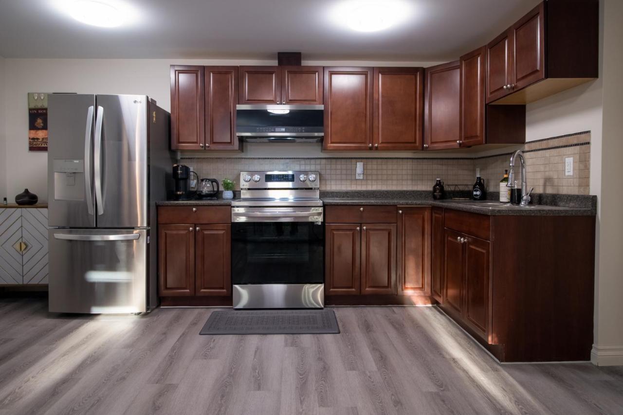 Bright Private Suite Near Departure Bay Beach Nanaimo Exteriör bild