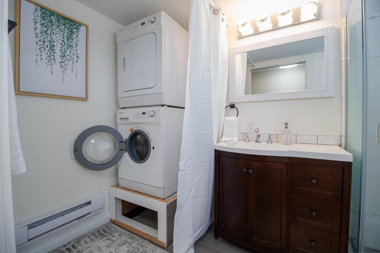 Bright Private Suite Near Departure Bay Beach Nanaimo Exteriör bild
