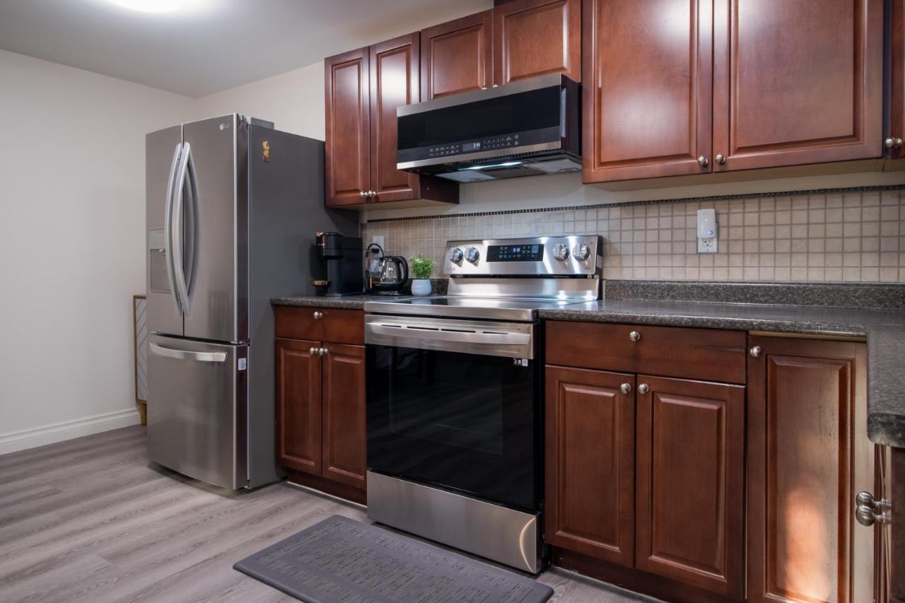 Bright Private Suite Near Departure Bay Beach Nanaimo Exteriör bild