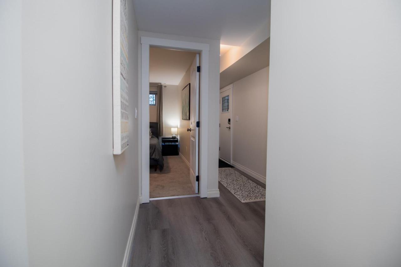 Bright Private Suite Near Departure Bay Beach Nanaimo Exteriör bild